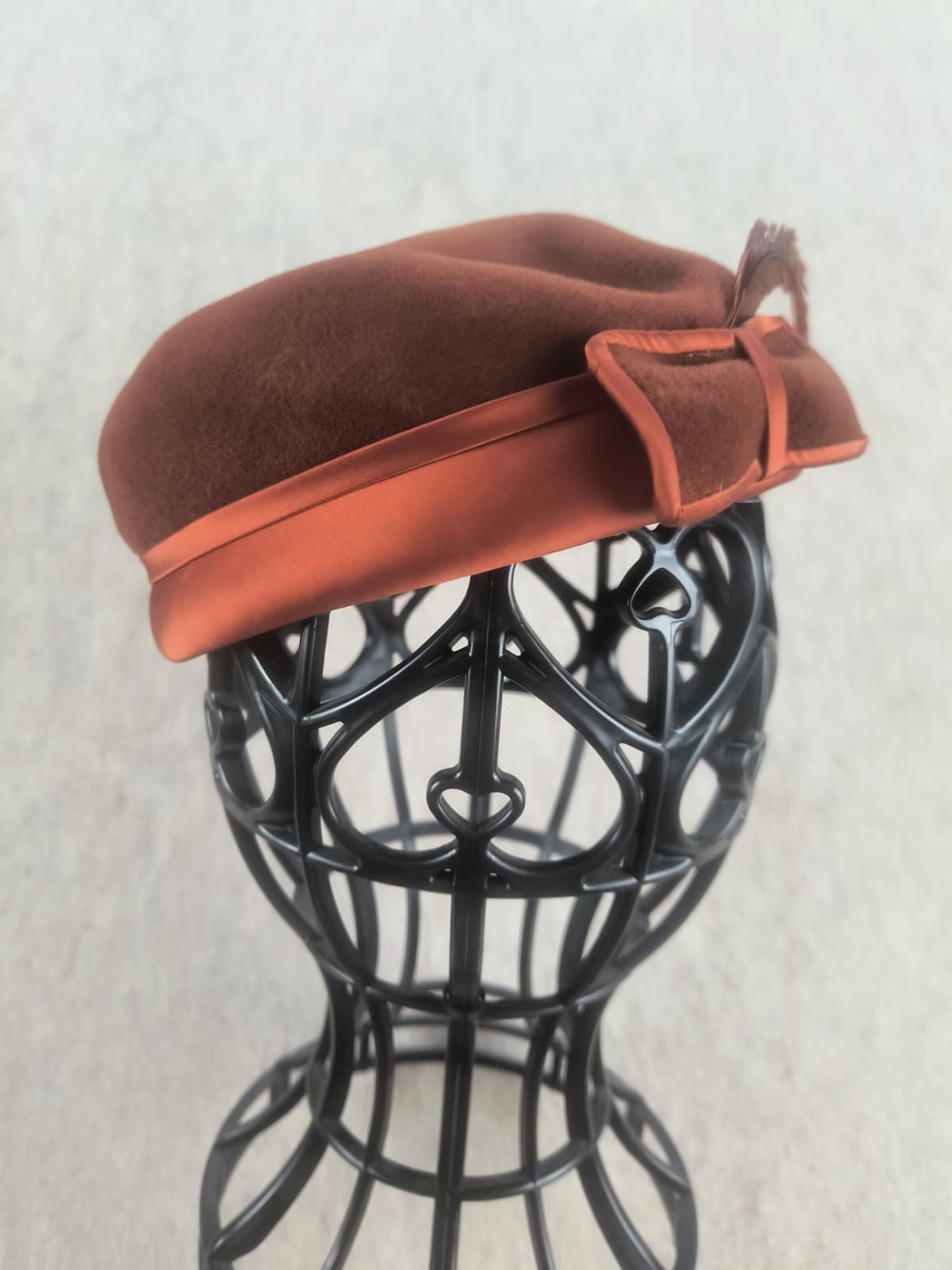 Vintage chocolate brown wool felt pilllbox tilt hat 1950's to 1960's